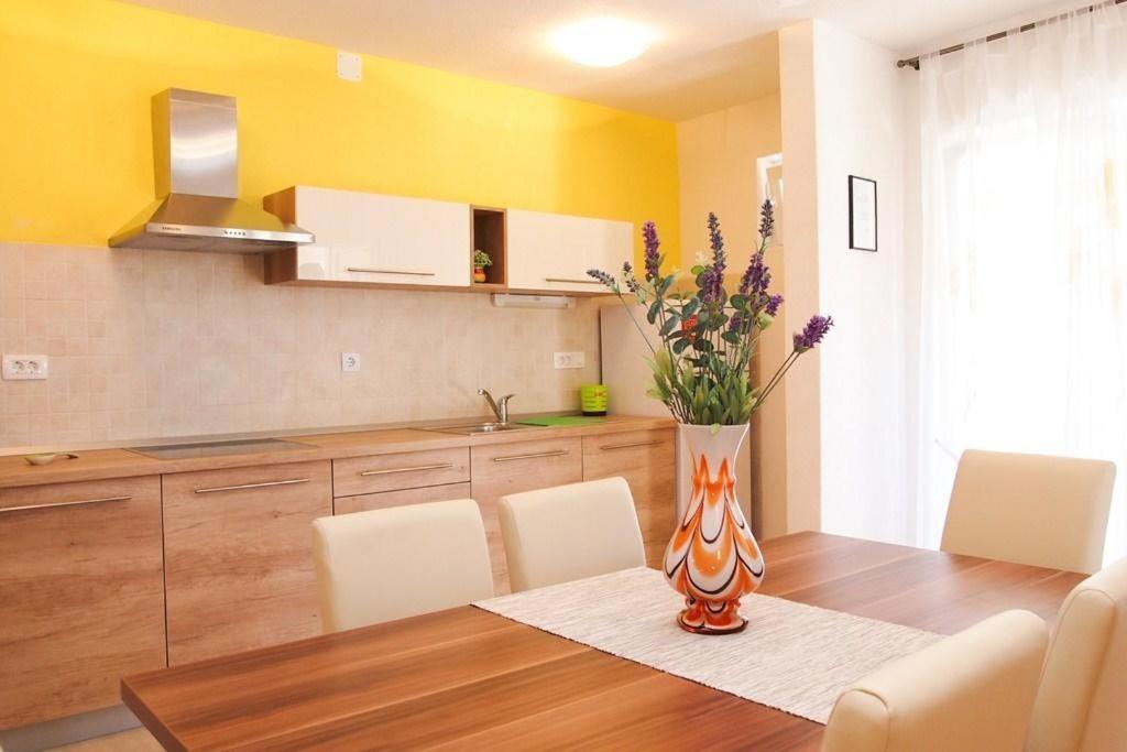 Apartment Danese Promajna Esterno foto
